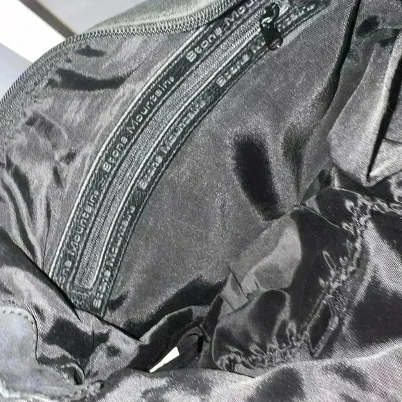 Stone Mountain Black Leather Crossbody Bag Women's Purse Zip Around Flap Pocket - Picture 3 of 9